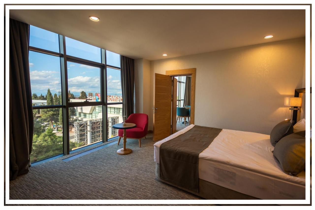 Premium Hotel Ganja Esterno foto