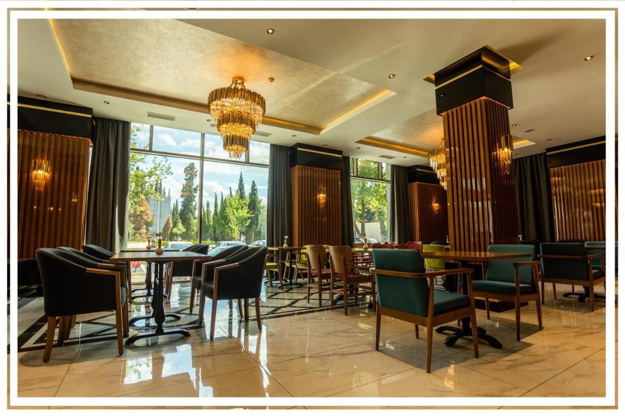 Premium Hotel Ganja Esterno foto