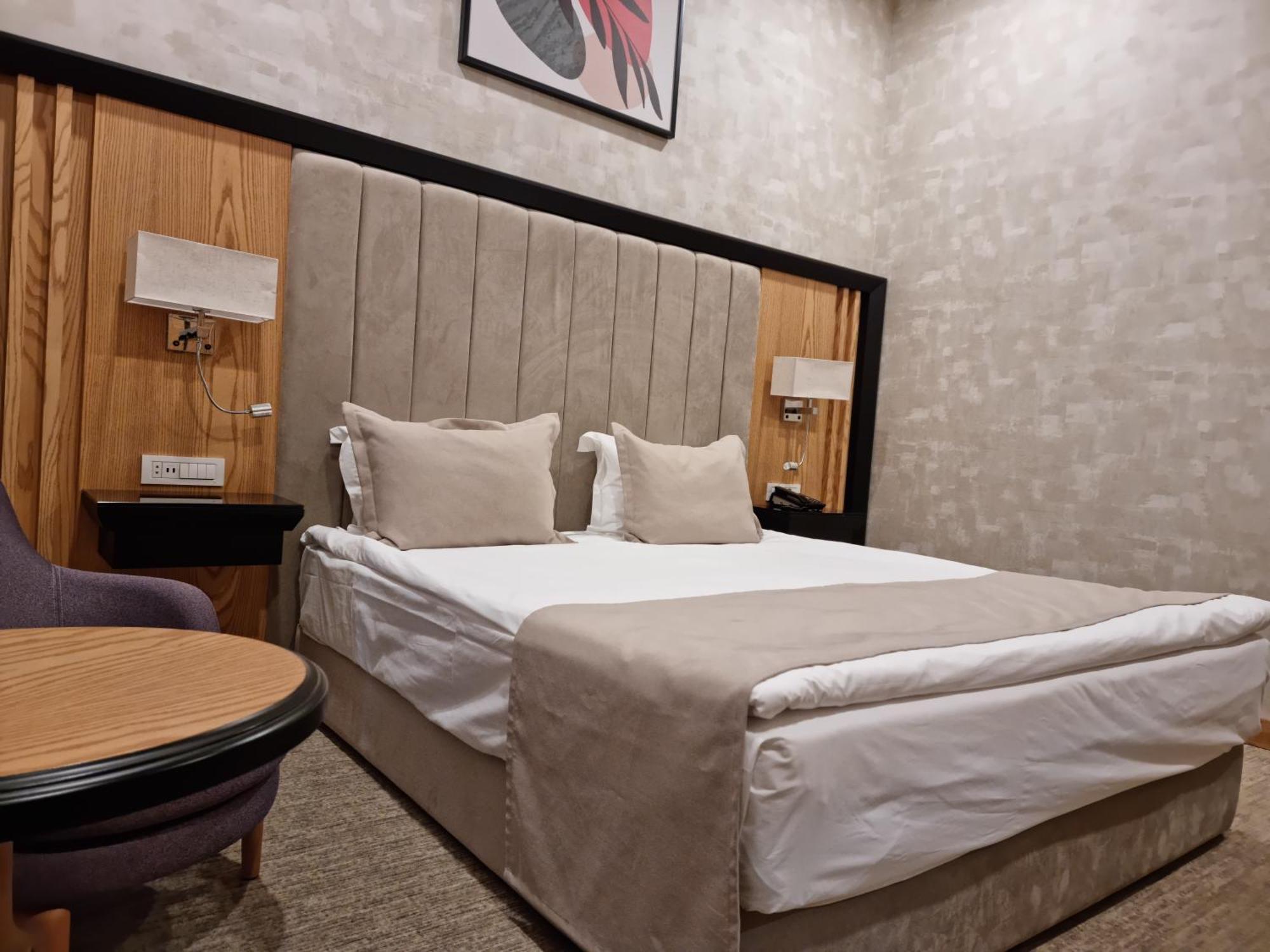 Premium Hotel Ganja Esterno foto